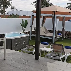 New Lanzasuites Villa